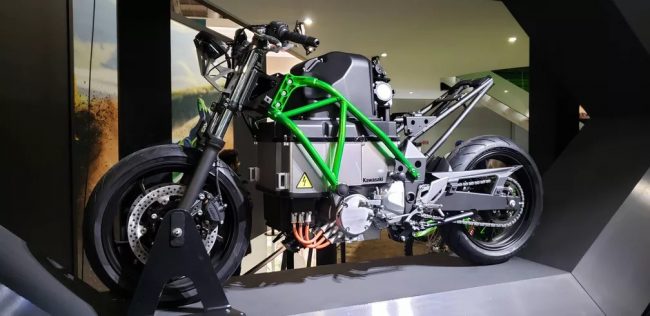 Kawasaki desenvolve 1ª Ninja elétrica com câmbio manual