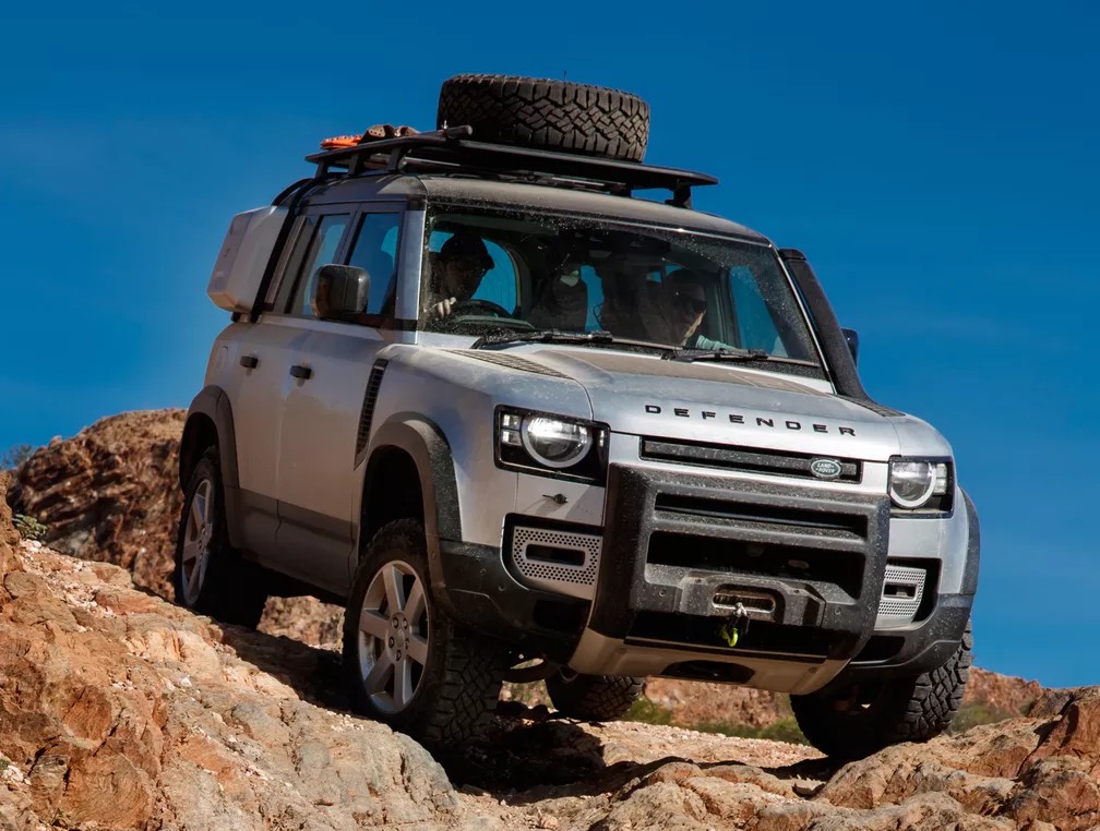 Land Rover lança quinta geração do Defender no Brasil em 3 versões